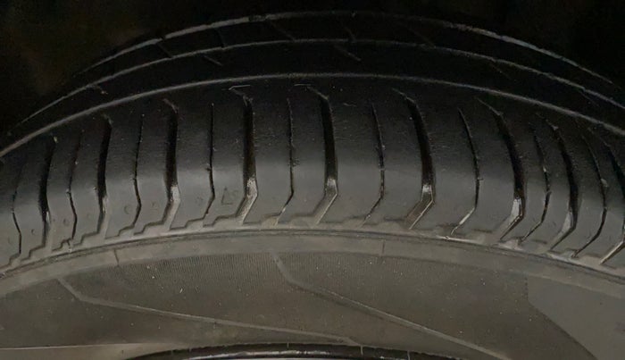 2022 Tata PUNCH ACCOMPLISHED MT, Petrol, Manual, 32,151 km, Left Front Tyre Tread