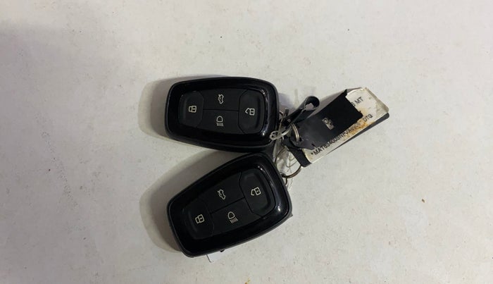 2022 Tata PUNCH ACCOMPLISHED MT, Petrol, Manual, 32,151 km, Key Close Up