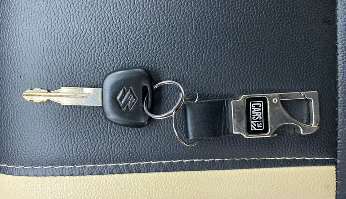 2017 Maruti Eeco 5 STR WITH AC PLUSHTR, Petrol, Manual, 30,696 km, Key Close Up