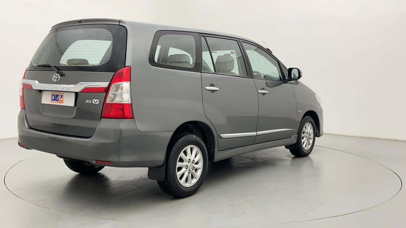 2014 Toyota Innova 2.5 VX 8 STR BS IV, Diesel, Manual, 1,37,097 km, Right Back Diagonal
