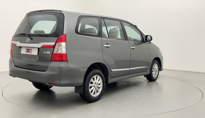2014 Toyota Innova 2.5 VX 8 STR BS IV, Diesel, Manual, 1,37,097 km, Right Back Diagonal