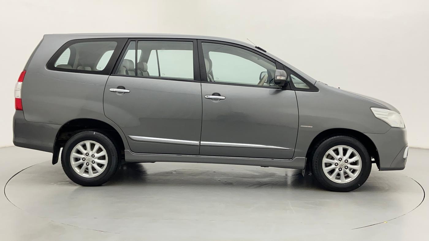 2014 Toyota Innova 2.5 VX 8 STR BS IV, Diesel, Manual, 1,37,097 km, Right Side View