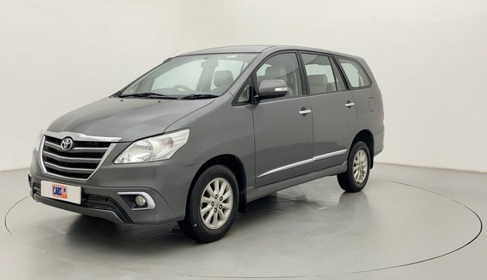 2014 Toyota Innova 2.5 VX 8 STR BS IV, Diesel, Manual, 1,37,097 km, Left Front Diagonal