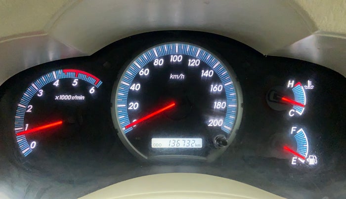 2014 Toyota Innova 2.5 VX 8 STR BS IV, Diesel, Manual, 1,37,097 km, Odometer Image