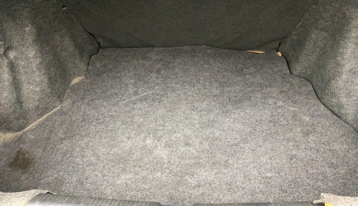 2015 Honda Amaze 1.2L I-VTEC S, Petrol, Manual, 80,306 km, Boot Inside