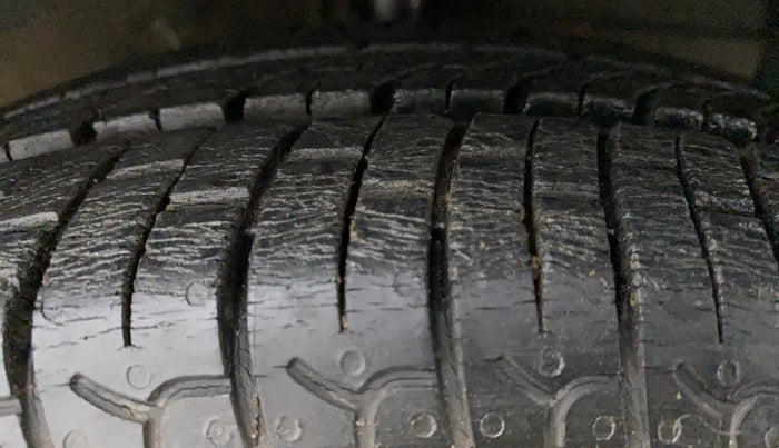 2019 Hyundai NEW SANTRO SPORTZ CNG, CNG, Manual, 11,893 km, Right Front Tyre Tread