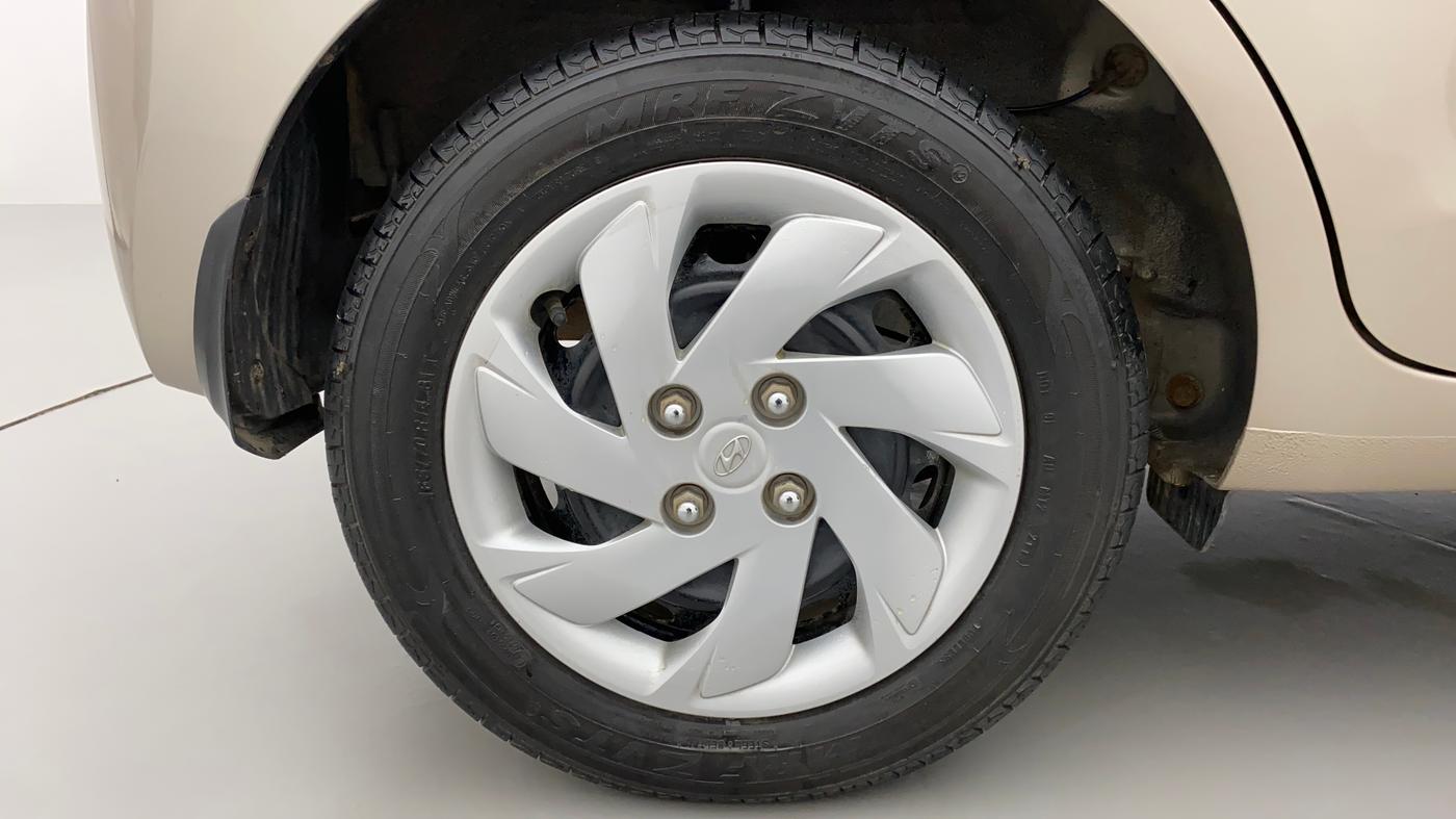 2019 Hyundai NEW SANTRO SPORTZ CNG, CNG, Manual, 11,893 km, Right Rear Wheel