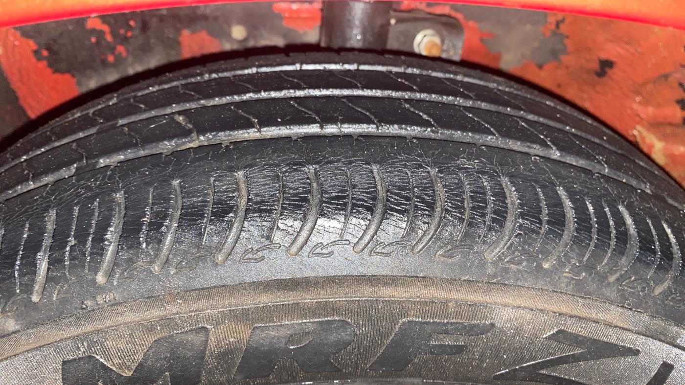 2014 Maruti Celerio VXI AMT, Petrol, Automatic, 35,960 km, Left Front Tyre Tread