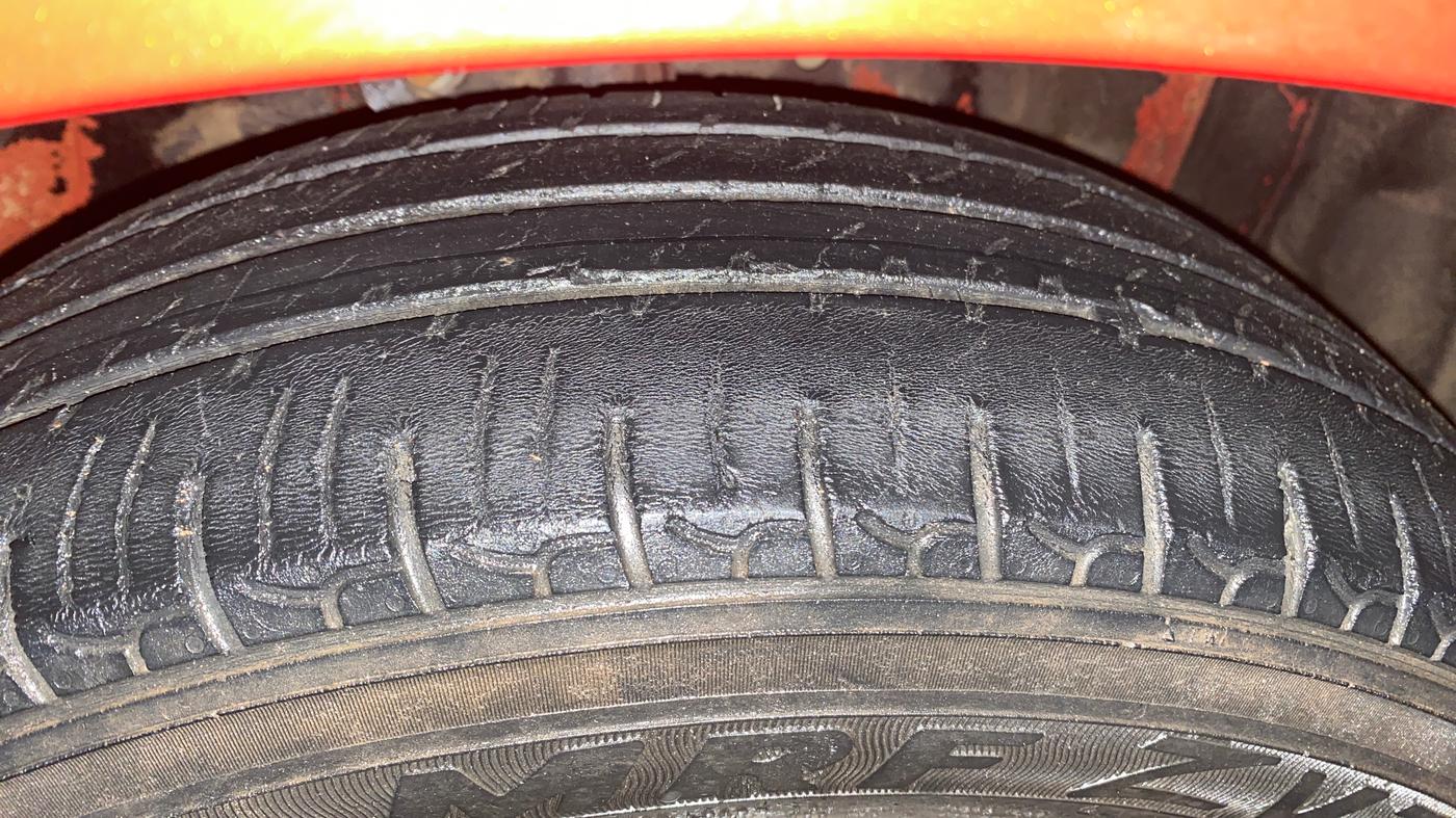 2014 Maruti Celerio VXI AMT, Petrol, Automatic, 35,960 km, Right Front Tyre Tread