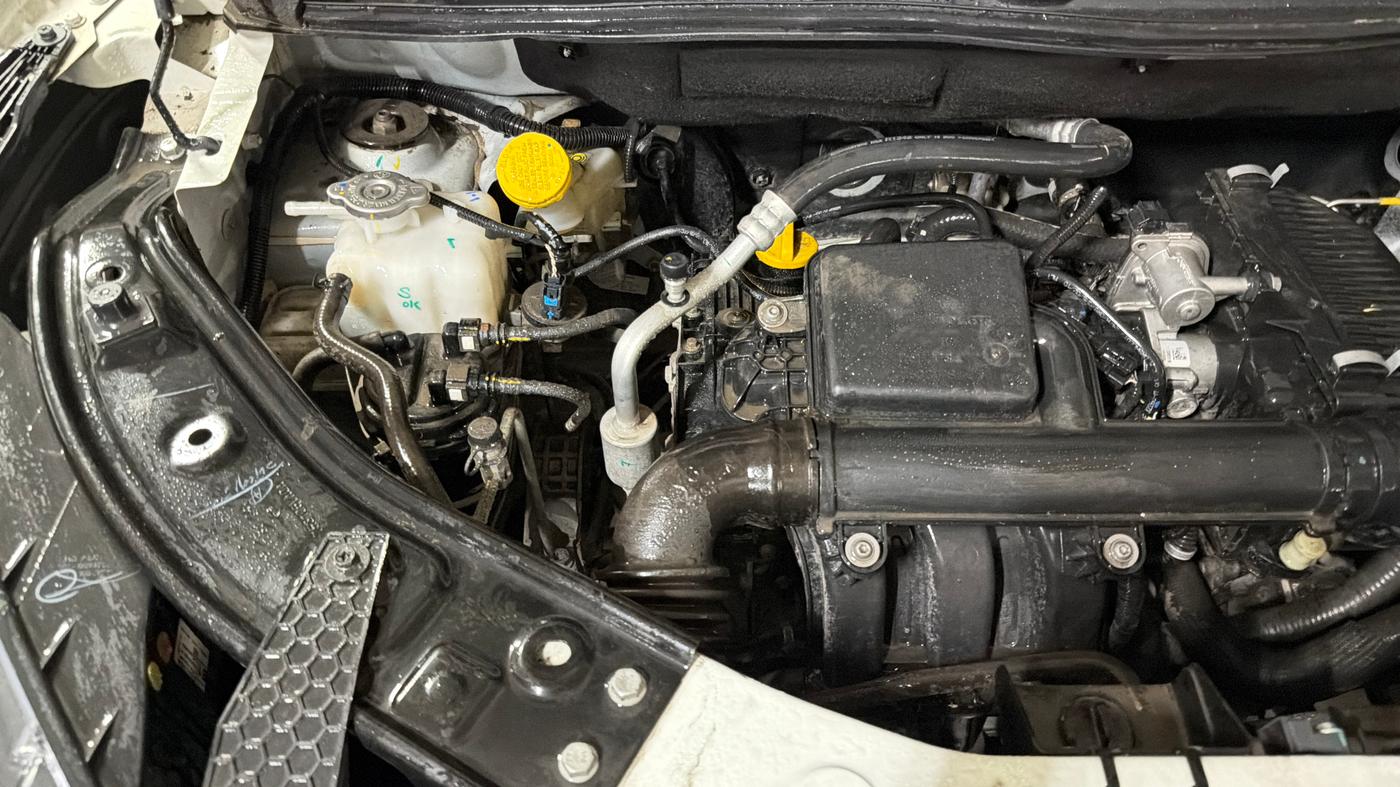 2024 Nissan MAGNITE Acenta B4D 1.0 Petrol AMT, Petrol, Automatic, 6,514 km, Engine View - Right