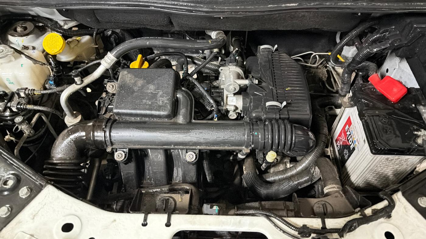 2024 Nissan MAGNITE Acenta B4D 1.0 Petrol AMT, Petrol, Automatic, 6,514 km, Engine View