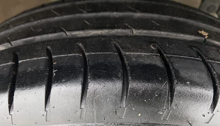 2017 Maruti Swift Dzire ZDI AMT, Diesel, Automatic, 63,207 km, Right Front Tyre Tread