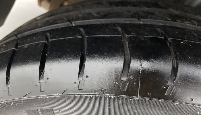 2017 Maruti Swift Dzire ZDI AMT, Diesel, Automatic, 63,207 km, Right Rear Tyre Tread