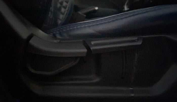 2021 Hyundai VENUE SX 1.0 TURBO IMT, Petrol, Manual, 91,713 km, Driver Side Adjustment Panel