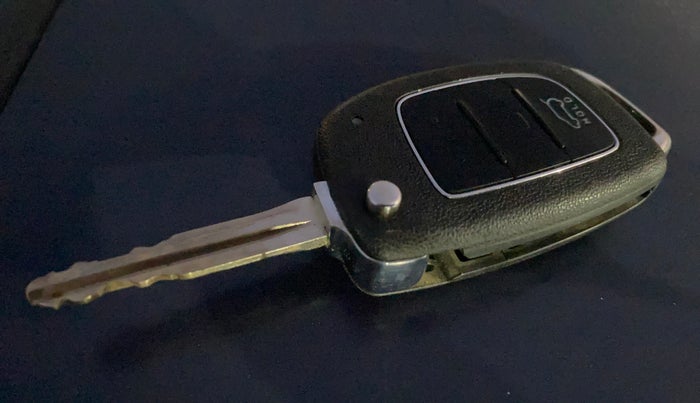 2021 Hyundai VENUE SX 1.0 TURBO IMT, Petrol, Manual, 91,713 km, Key Close Up