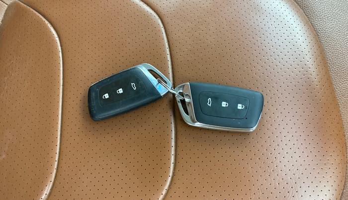 2021 MG HECTOR PLUS SHARP 1.5 PETROL TURBO CVT 6-STR, Petrol, Automatic, 94,098 km, Key Close Up