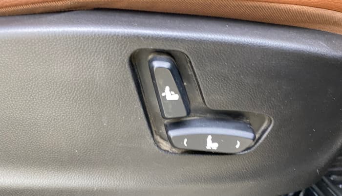 2021 MG HECTOR PLUS SHARP 1.5 PETROL TURBO CVT 6-STR, Petrol, Automatic, 94,098 km, Driver Side Adjustment Panel