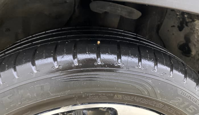 2021 MG HECTOR PLUS SHARP 1.5 PETROL TURBO CVT 6-STR, Petrol, Automatic, 94,098 km, Left Front Tyre Tread