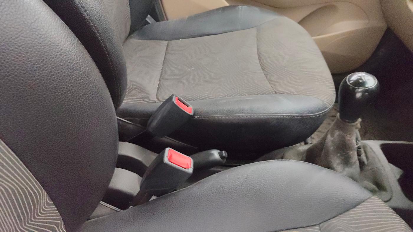 2016 Hyundai Eon ERA +, Petrol, Manual, 75,533 km, Gear Lever
