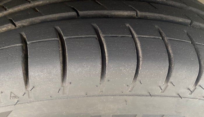 2017 Hyundai Elite i20 SPORTZ 1.4 CRDI, Diesel, Manual, 52,238 km, Right Front Tyre Tread
