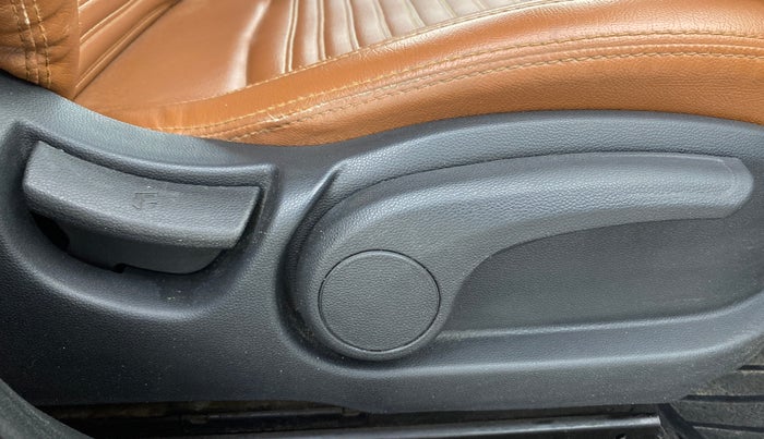 2017 Hyundai Elite i20 SPORTZ 1.4 CRDI, Diesel, Manual, 52,238 km, Driver Side Adjustment Panel