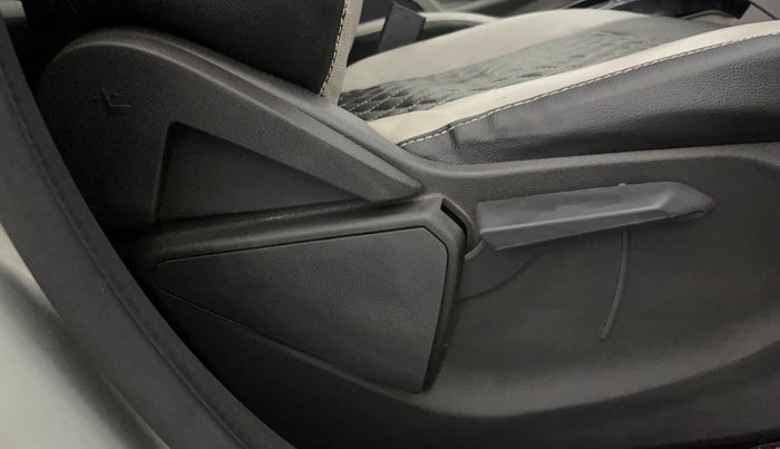 2015 Ford Ecosport TITANIUM 1.5L PETROL AT, Petrol, Automatic, 77,987 km, Driver Side Adjustment Panel