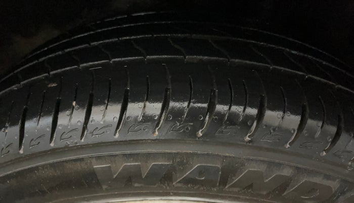 2015 Ford Ecosport TITANIUM 1.5L PETROL AT, Petrol, Automatic, 77,987 km, Left Rear Tyre Tread