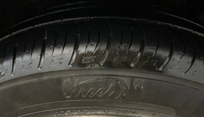 2015 Ford Ecosport TITANIUM 1.5L PETROL AT, Petrol, Automatic, 77,987 km, Right Front Tyre Tread