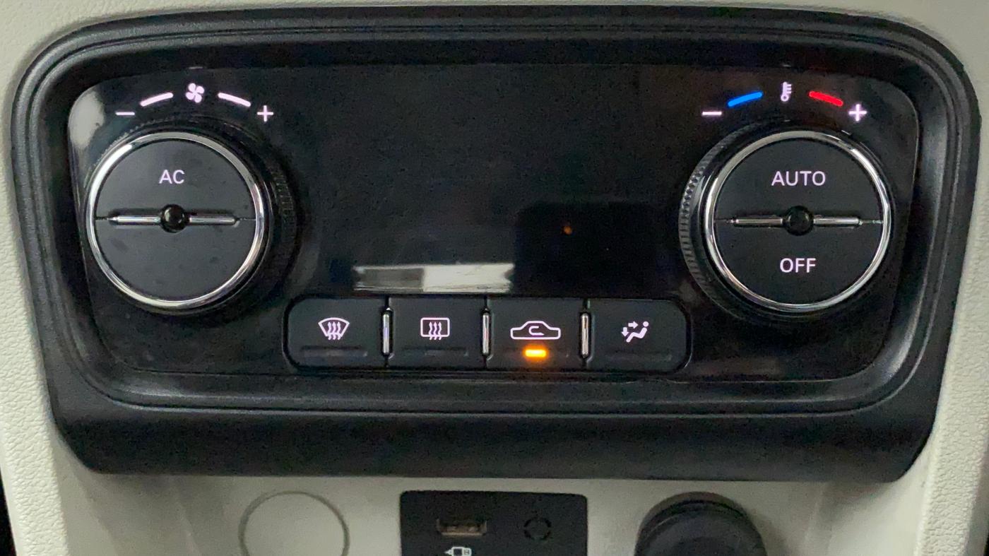 2022 Tata TIGOR XZ PLUS CNG, CNG, Manual, 27,301 km, Automatic Climate Control