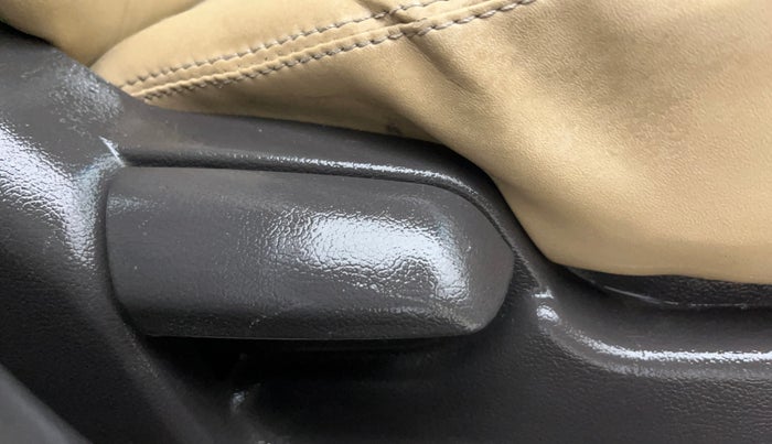 2015 Hyundai Verna FLUIDIC 4S1.6 VTVT S O AT, Petrol, Automatic, 80,101 km, Driver Side Adjustment Panel