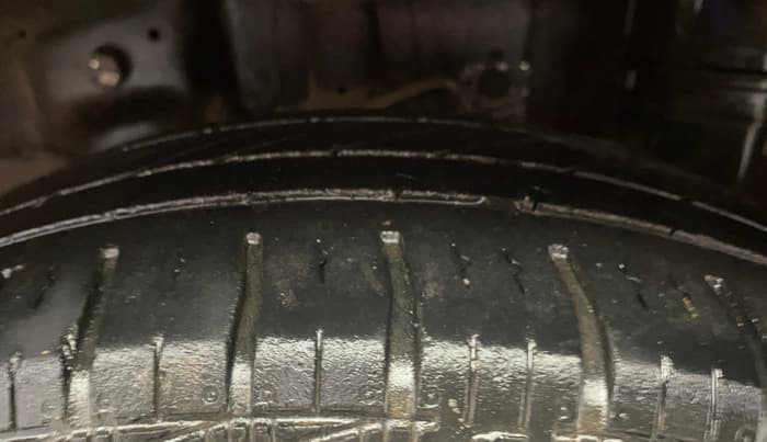 2018 Hyundai Eon MAGNA +, Petrol, Manual, 53,017 km, Left Rear Tyre Tread