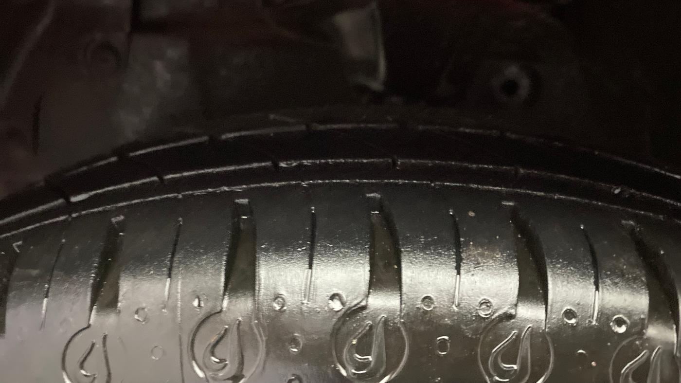 2018 Hyundai Eon MAGNA +, Petrol, Manual, 53,017 km, Left Front Tyre Tread