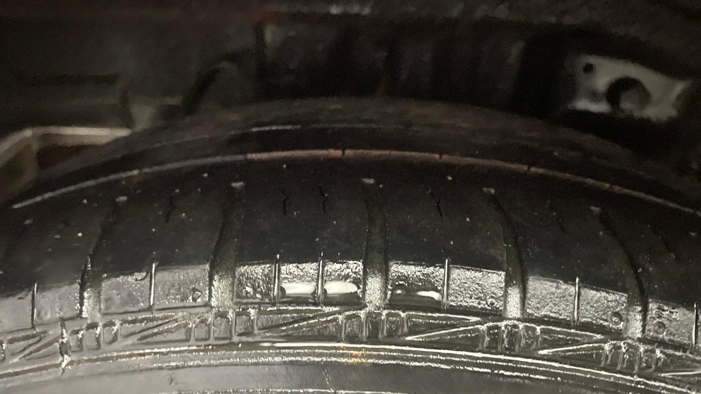 2018 Hyundai Eon MAGNA +, Petrol, Manual, 53,017 km, Right Rear Tyre Tread