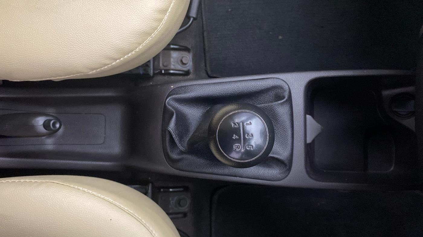 2018 Hyundai Eon MAGNA +, Petrol, Manual, 53,017 km, Gear Lever