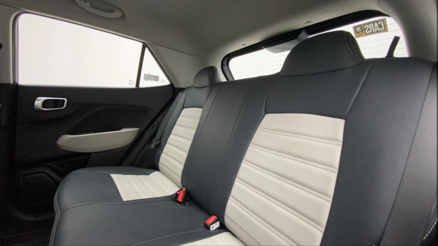 2023 Hyundai VENUE S(O) 1.2, Petrol, Manual, 6,659 km, Right Side Rear Door Cabin