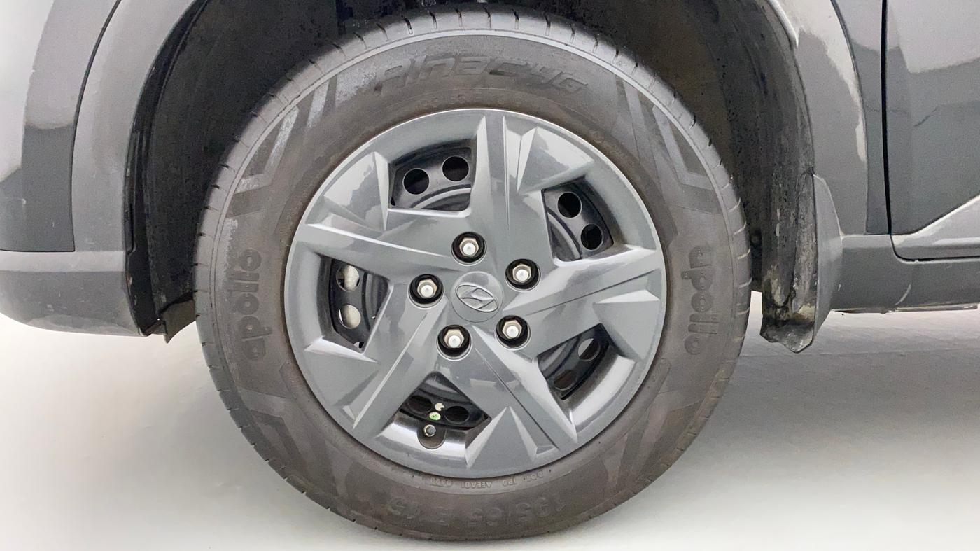 2023 Hyundai VENUE S(O) 1.2, Petrol, Manual, 6,659 km, Left Front Wheel