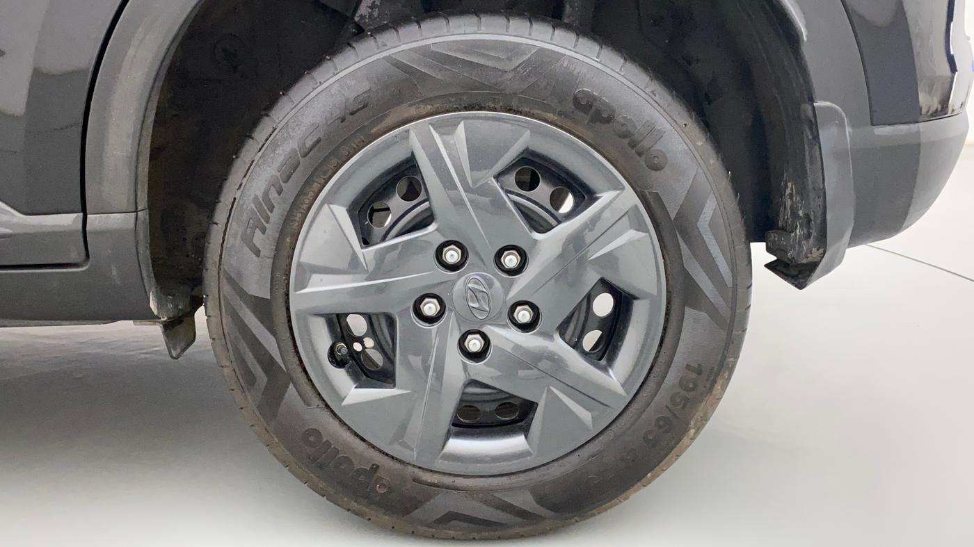 2023 Hyundai VENUE S(O) 1.2, Petrol, Manual, 6,659 km, Left Rear Wheel