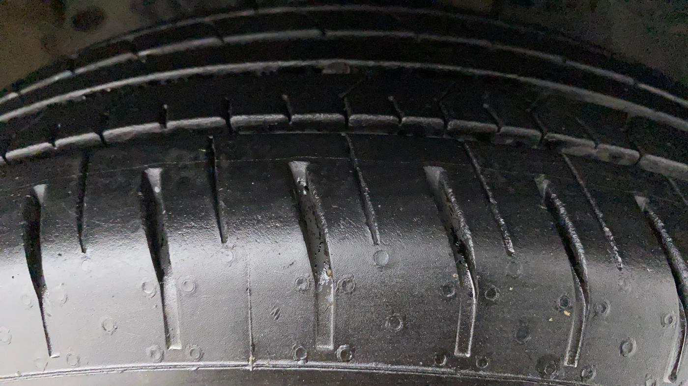 2023 Hyundai VENUE S(O) 1.2, Petrol, Manual, 6,659 km, Right Front Tyre Tread