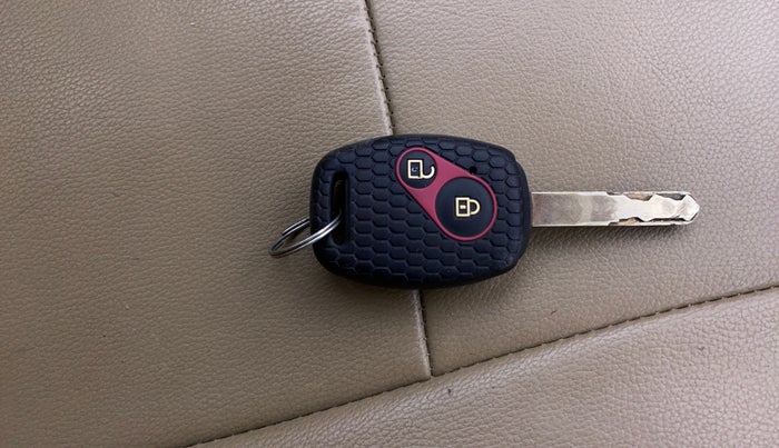 2015 Honda Amaze 1.2L I-VTEC S, Petrol, Manual, 82,922 km, Key Close Up