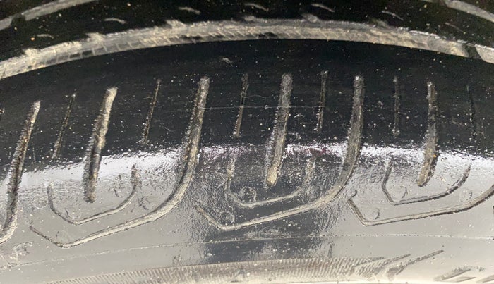 2015 Honda Amaze 1.2L I-VTEC S, Petrol, Manual, 82,922 km, Left Front Tyre Tread