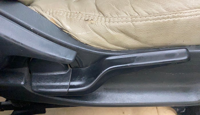 2018 Honda Amaze 1.5L I-DTEC V, Diesel, Manual, 1,31,503 km, Driver Side Adjustment Panel