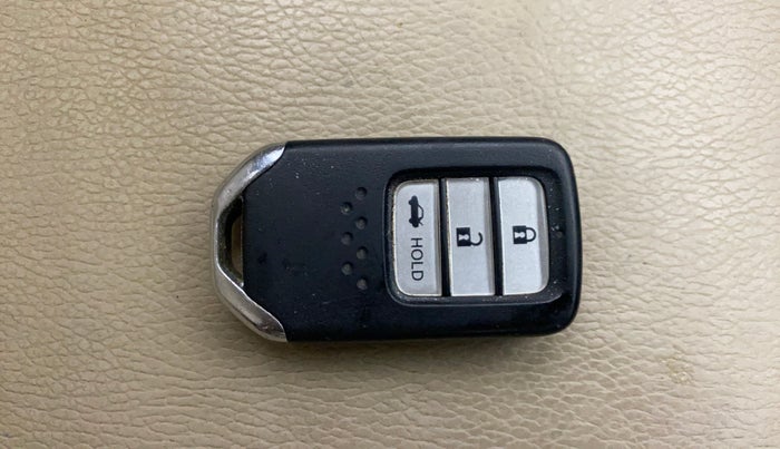 2018 Honda Amaze 1.5L I-DTEC V, Diesel, Manual, 1,31,503 km, Key Close Up