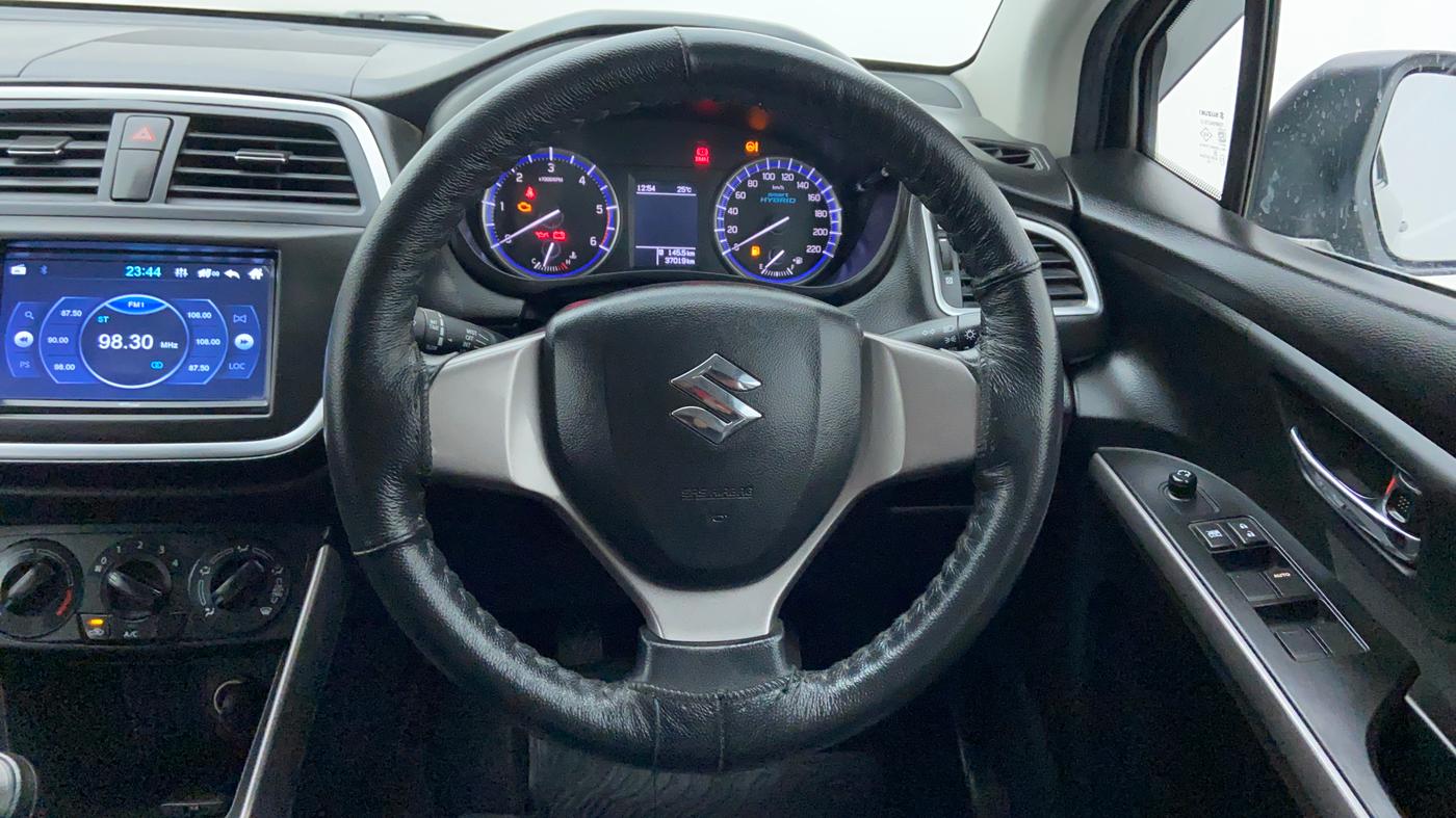 2018 Maruti S Cross SIGMA SHVS, Diesel, Manual, 37,937 km, Steering Wheel Close-up