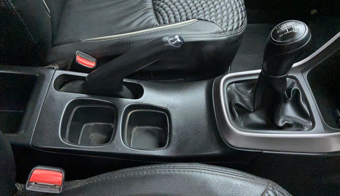 2018 Maruti S Cross SIGMA SHVS, Diesel, Manual, 37,937 km, Gear Lever
