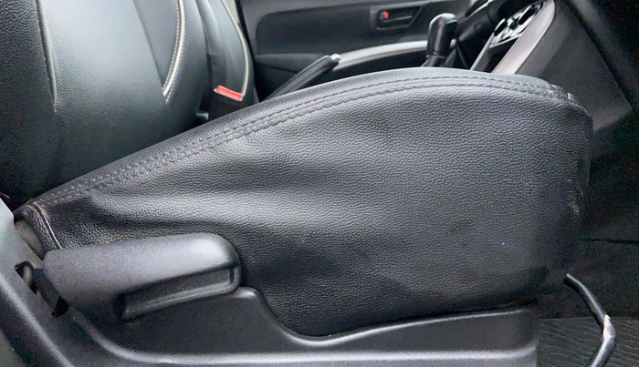 2018 Maruti S Cross SIGMA SHVS, Diesel, Manual, 37,937 km, Driver Side Adjustment Panel