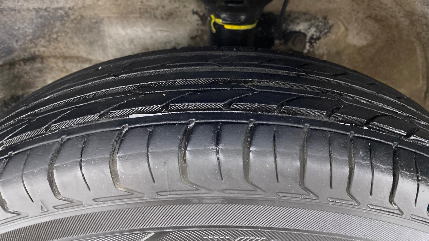 2017 Maruti Wagon R 1.0 LXI, Petrol, Manual, 71,729 km, Left Front Tyre Tread