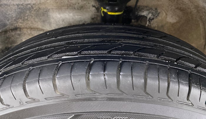 2017 Maruti Wagon R 1.0 LXI, Petrol, Manual, 71,729 km, Left Front Tyre Tread