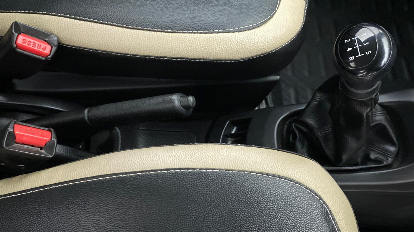 2017 Maruti Wagon R 1.0 LXI, Petrol, Manual, 71,729 km, Gear Lever