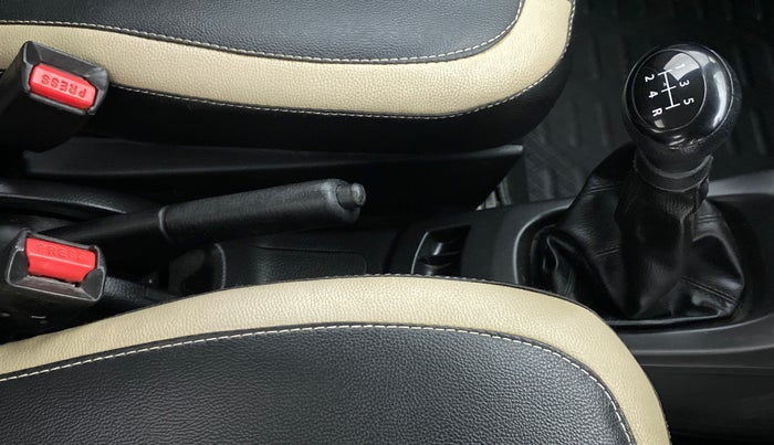 2017 Maruti Wagon R 1.0 LXI, Petrol, Manual, 71,729 km, Gear Lever