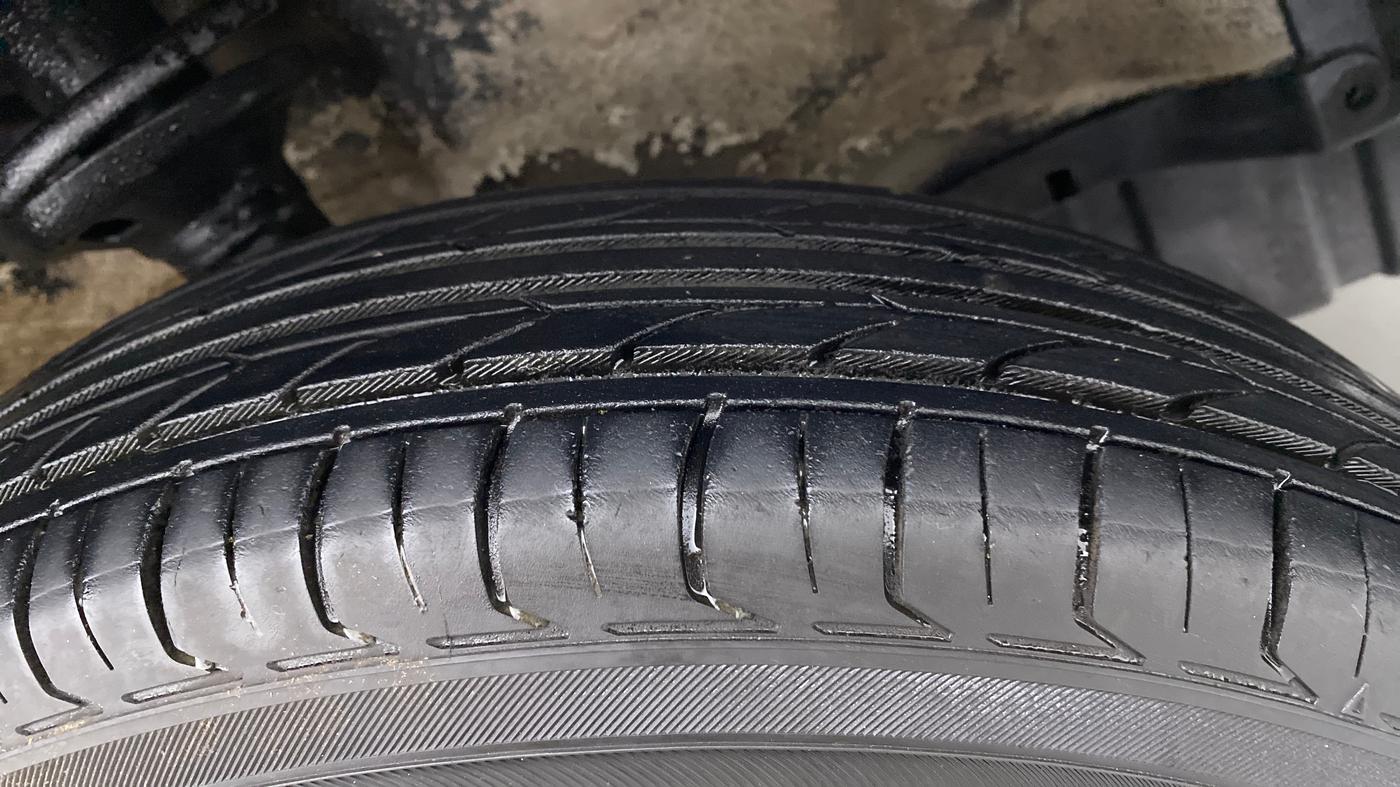 2017 Maruti Wagon R 1.0 LXI, Petrol, Manual, 71,729 km, Right Front Tyre Tread